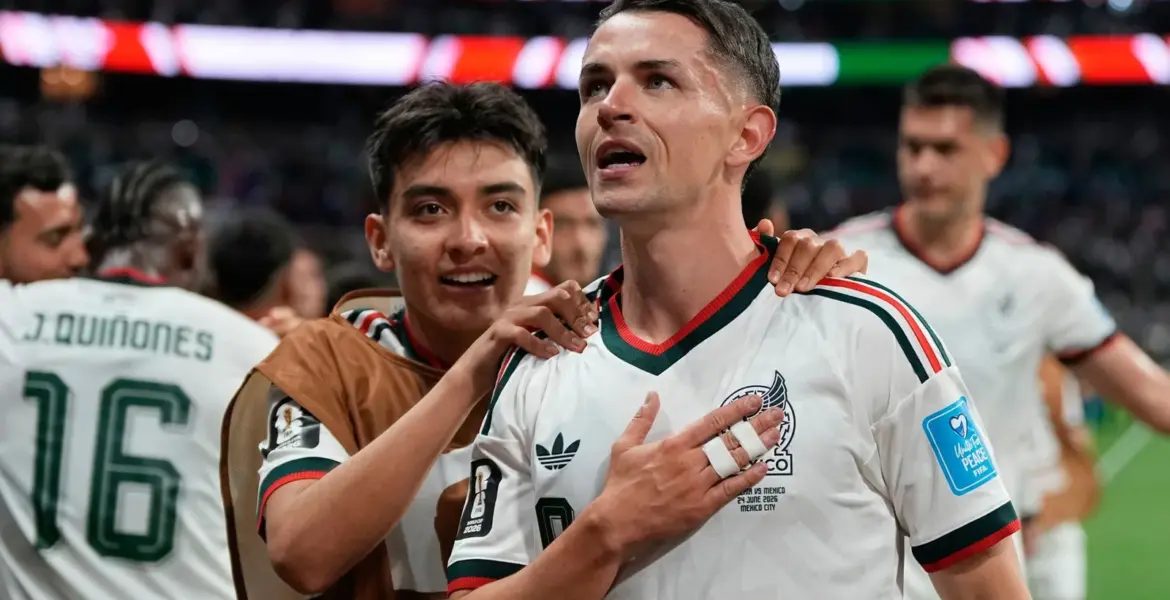 Mexico maintain 100% winning record as Czech Rep go home