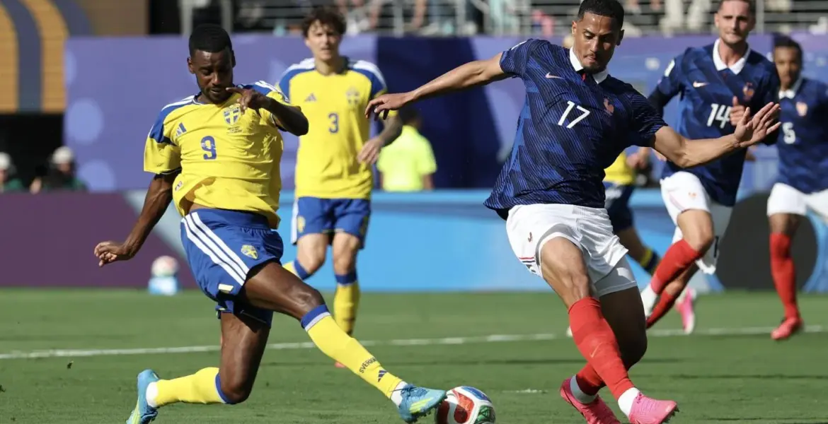 Kylian Mbappé at the double as France swat aside Sweden in World Cup masterclass